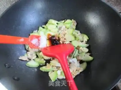 Make A toad of meat eggs step 7