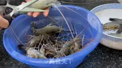 Make Garlic butter shrimp step 1
