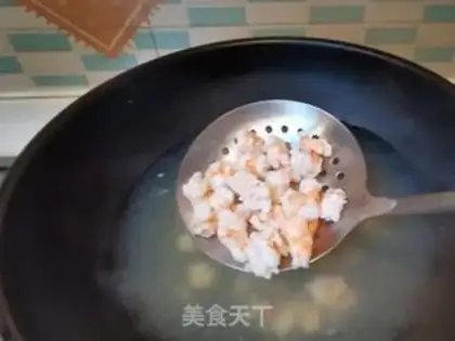 Make A warm spinach shrimp peanut rice step 2
