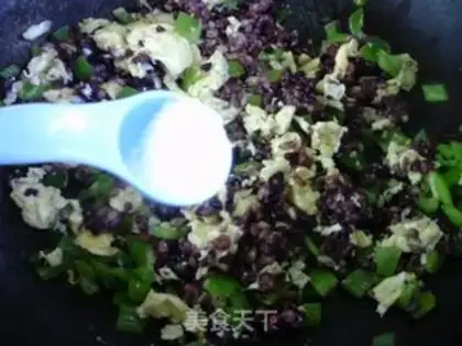 Make Pyramid eggs for five colors of raw rice step 7