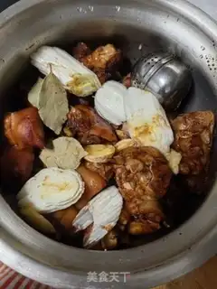 Make Red burning pig hoof step 6