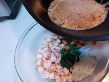 Make A warm spinach shrimp peanut rice step 8
