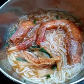 Make Shrimp sauerkraut soup step 8