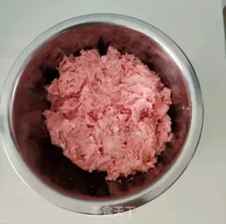 Make Homemade garlic sausage step 2
