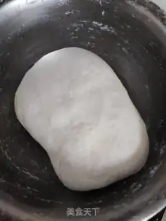 Make Onion beef snowflake fried dumplings step 0