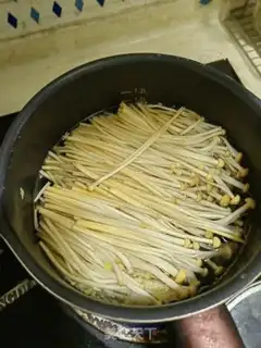 Make Gold pins and mushrooms step 1