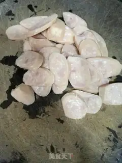 Make Corn-cooked sausage pizza step 1