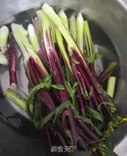 Make Garlic cuisine step 0