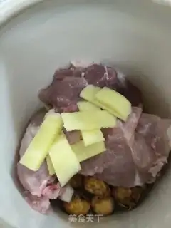 Make Lotus fig stew dragon bones step 4