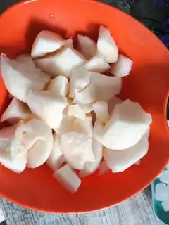 Make Pear cream lollipops step 1
