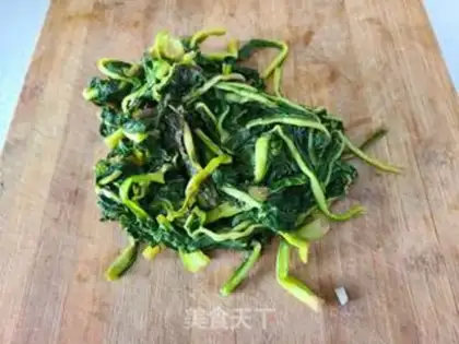 Make Yellow leaves and eggs step 0