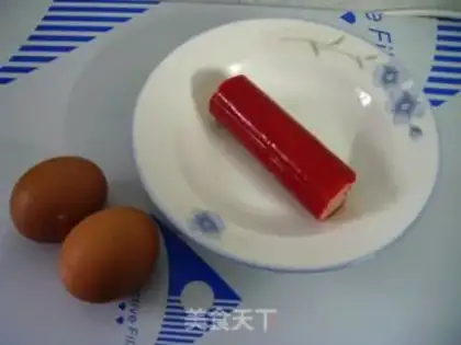 Make Red sausage fried eggs step 0
