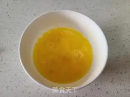Make Yellow leaves and eggs step 2