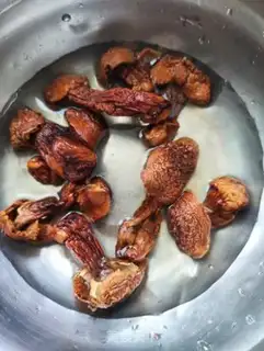 Make Qi-su-soon bone soup step 1