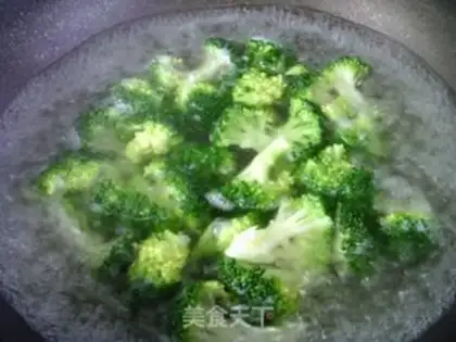 Make Abalone fried broccoli step 3