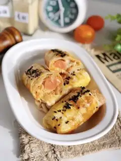 Make Ham cheese pine rolls step 5