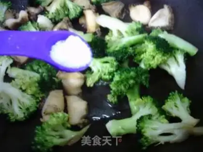 Make Abalone fried broccoli step 8