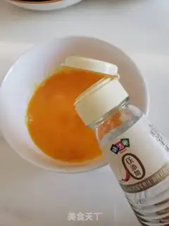 Make Creamed eggs step 1