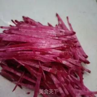 Make Meluca honey with purple radish step 1