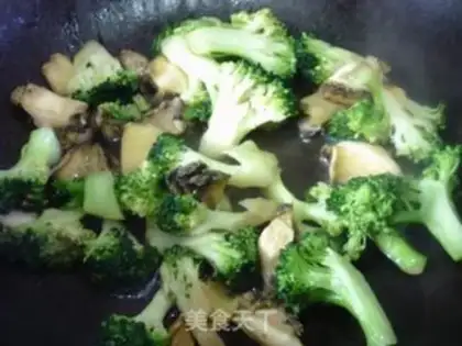 Make Abalone fried broccoli step 9