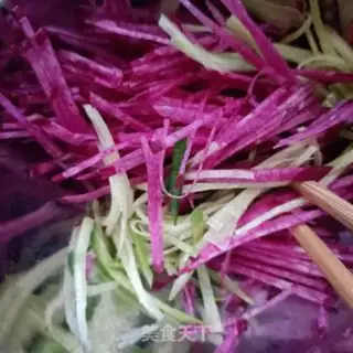Make Meluca honey with purple radish step 3