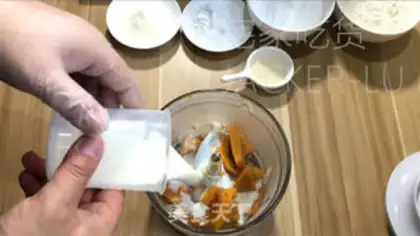 Make Pumpkin maras step 1