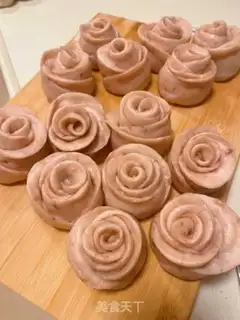 Make Rose sauce rose buns step 12