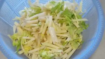 Make Celery with beef step 1
