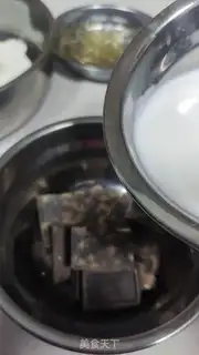 Make Chocolate mousse cake step 9