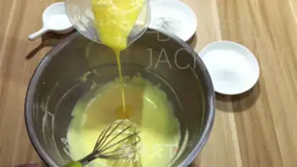 Make Chocolate Brownie with Cream Cream step 2