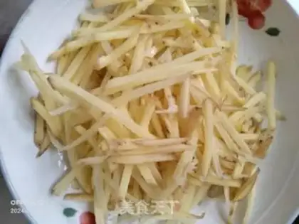 Make Spicy potatoes step 1