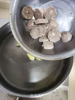Make Beefball soup step 5