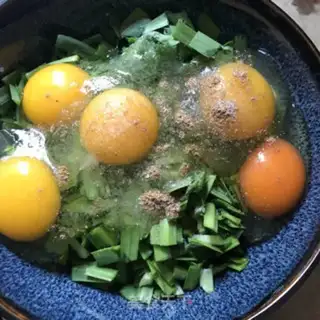 Make Scrambled eggs step 2