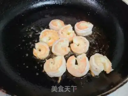 Make Shrimp fried peas and radish corn step 6