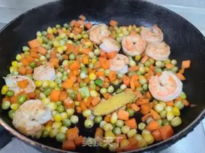Make Shrimp fried peas and radish corn step 7