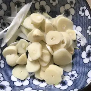 Make Garlic fried chips step 0