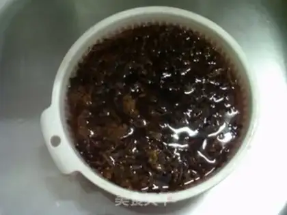 Make Plum-cup chicken claws step 1