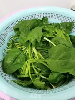 Make Onion spinach step 0