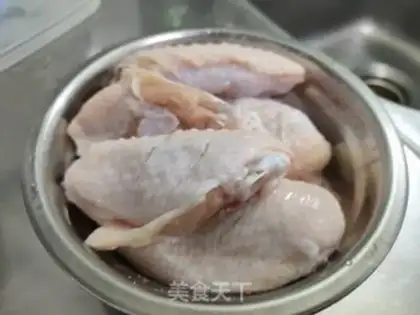 Make Onion chicken wings step 0