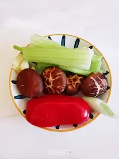 Make Celery fried mushrooms step 0