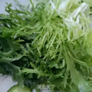 Make Pyramid egg salad step 0