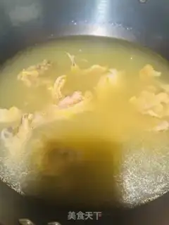 Make The abalone bean chicken soup step 1