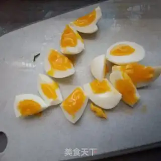 Make Pyramid egg salad step 7