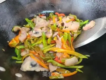 Make Chili fried pork step 4