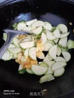 Make Scrambled eggs step 4