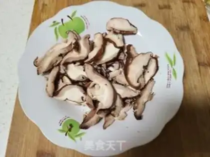 Make Fry mushrooms and dry bean skin step 0