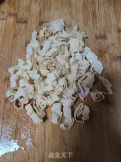 Make Fry mushrooms and dry bean skin step 2
