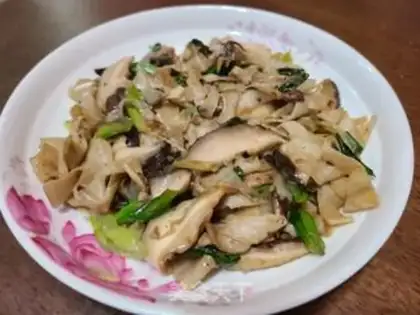 Make Fry mushrooms and dry bean skin step 5