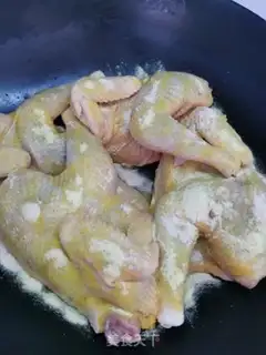Make Wind-dry salt chicken step 1