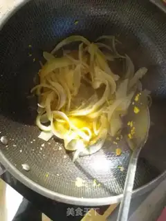 Make Onion fried eggs step 4